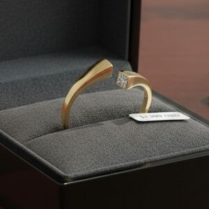 Gold Minimalist Ring with Square Zirconia